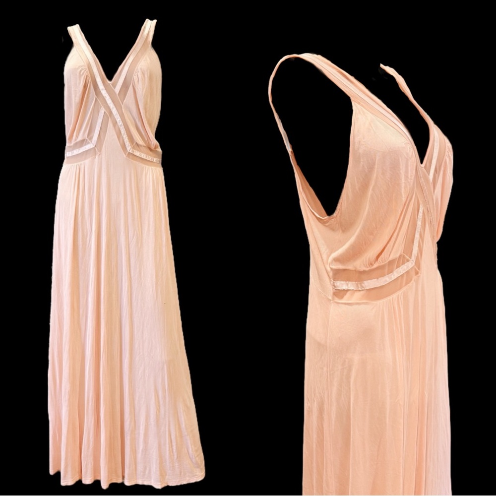 Vintage peach colored Vanity Fair nightgown